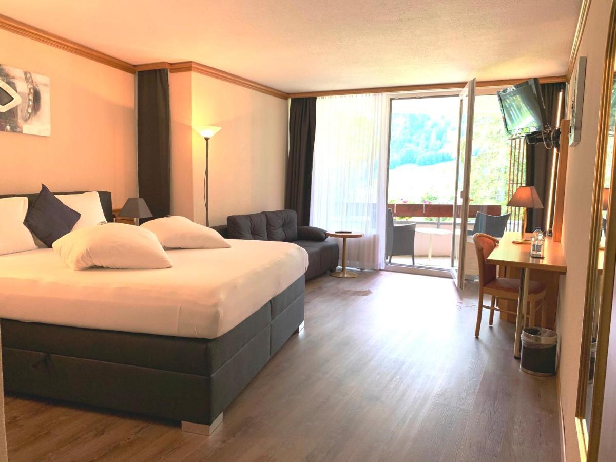Hotel Quellenhof ลอยเคอร์บัด ภายนอก รูปภาพ