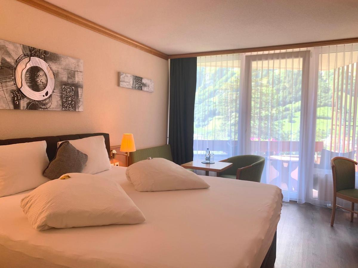 Hotel Quellenhof ลอยเคอร์บัด ภายนอก รูปภาพ