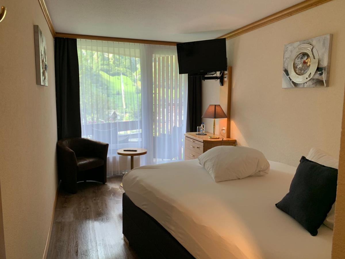 Hotel Quellenhof ลอยเคอร์บัด ภายนอก รูปภาพ