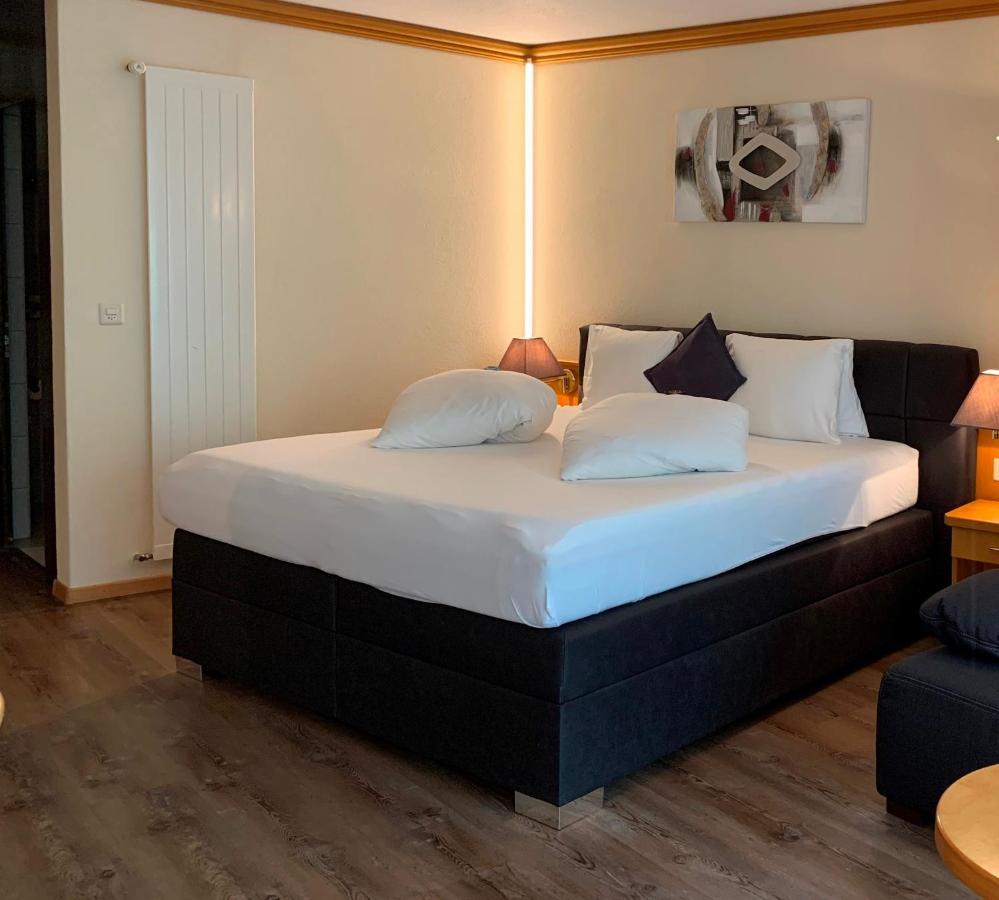 Hotel Quellenhof ลอยเคอร์บัด ภายนอก รูปภาพ