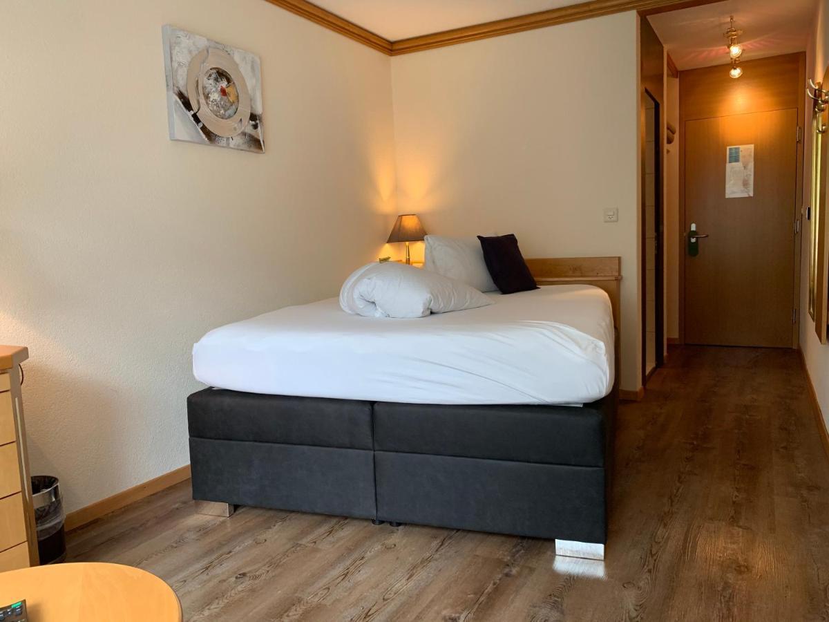 Hotel Quellenhof ลอยเคอร์บัด ภายนอก รูปภาพ