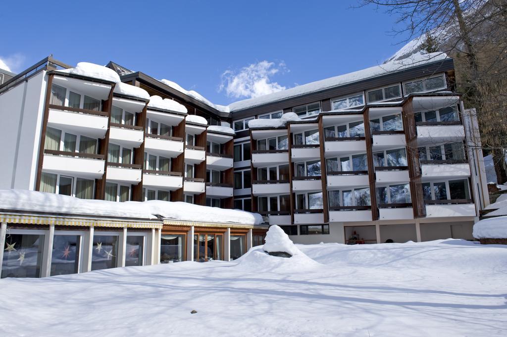 Hotel Quellenhof ลอยเคอร์บัด ภายนอก รูปภาพ