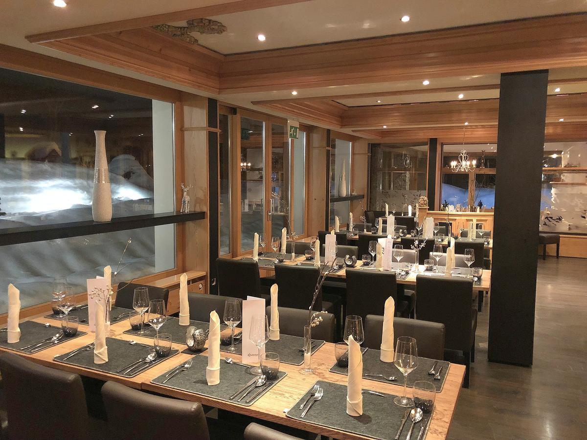 Hotel Quellenhof ลอยเคอร์บัด ภายนอก รูปภาพ