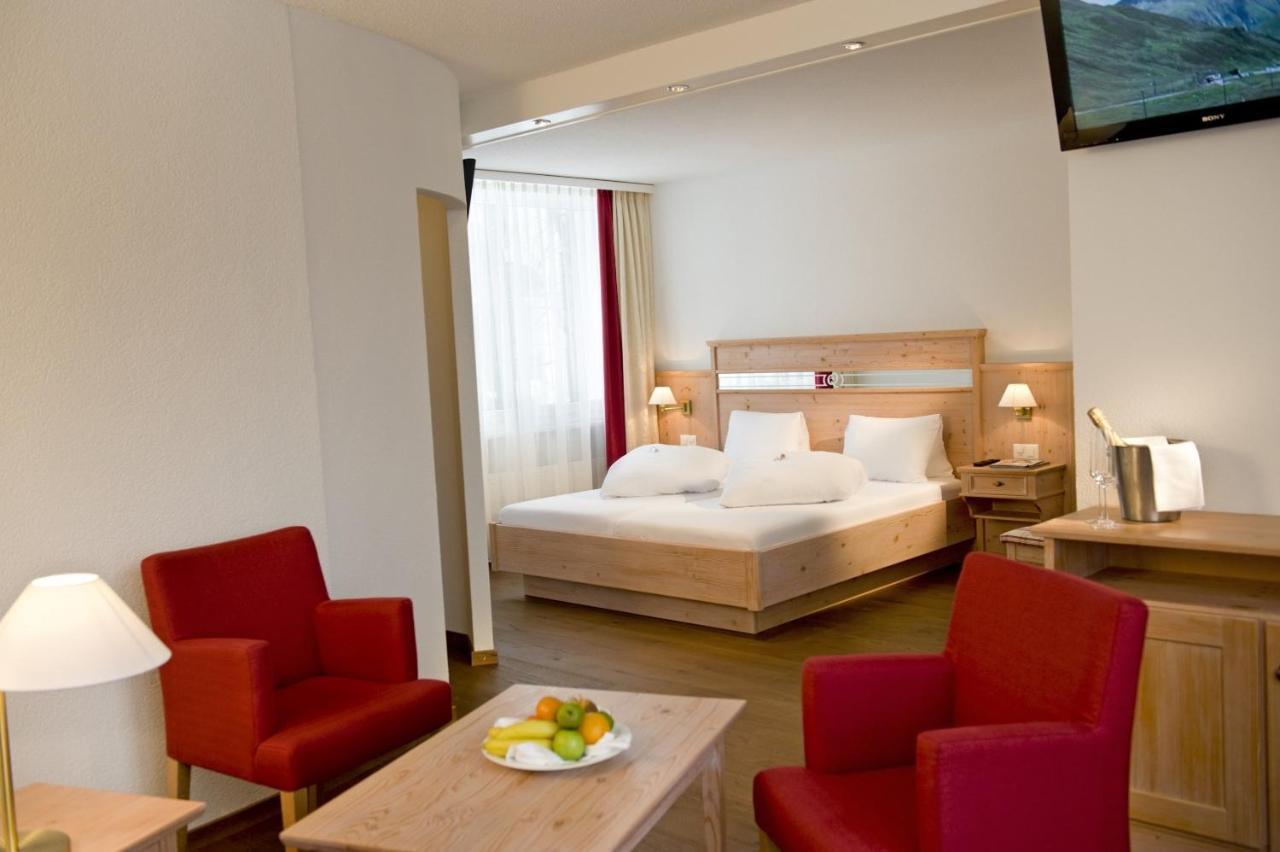 Hotel Quellenhof ลอยเคอร์บัด ภายนอก รูปภาพ