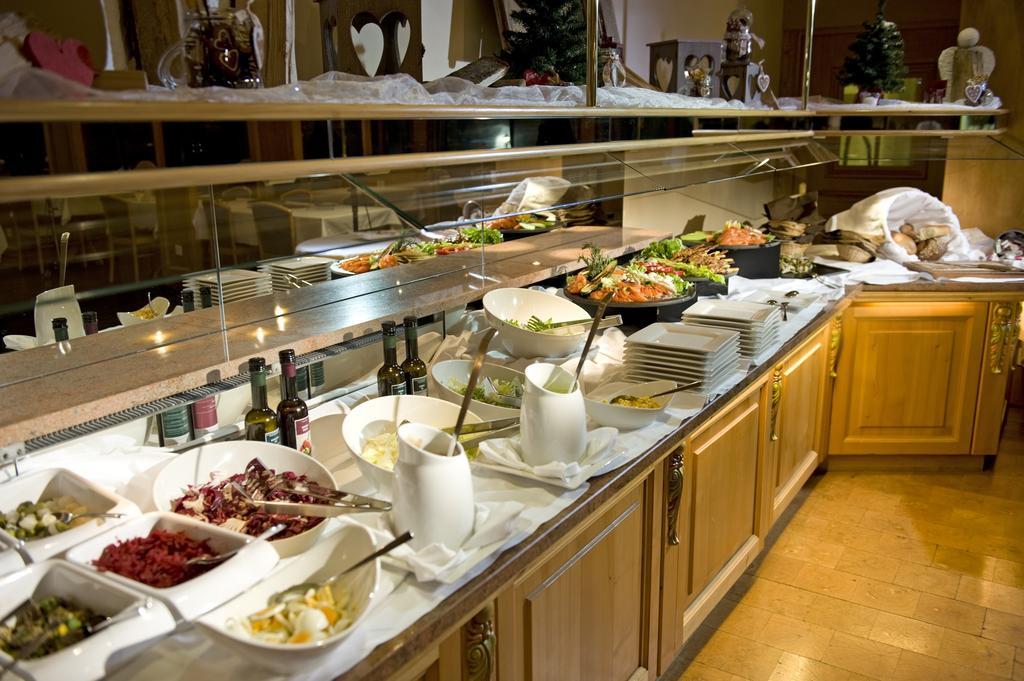 Hotel Quellenhof ลอยเคอร์บัด ภายนอก รูปภาพ